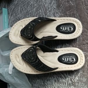 Cliffs by White Mountain Blk/ Silver Embellished Size 8